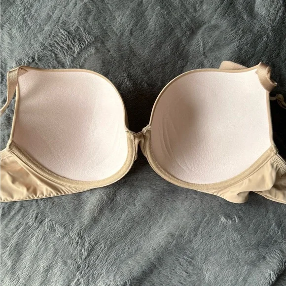 VS Lightly Padded Nude Bra - Picture 2 of 3